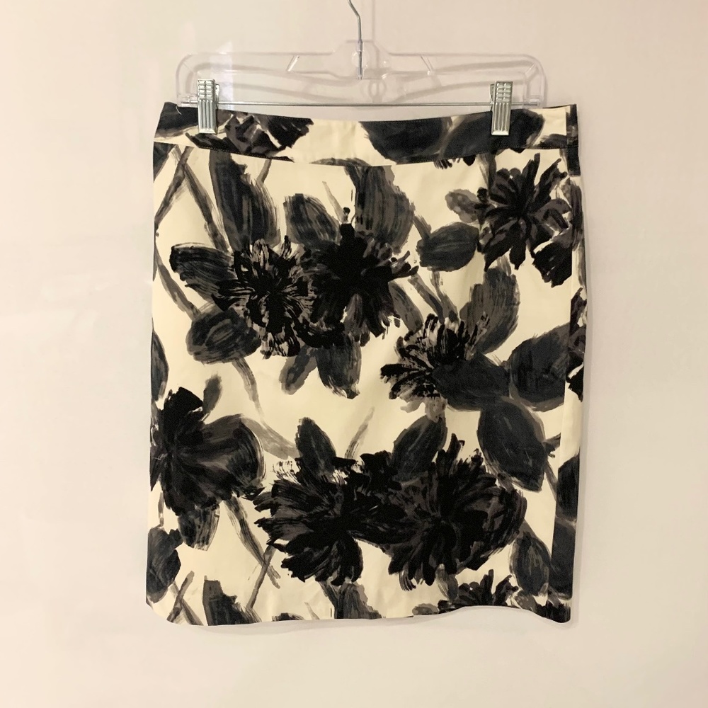 Van Heusen Studio Cream/Black Floral Skirt